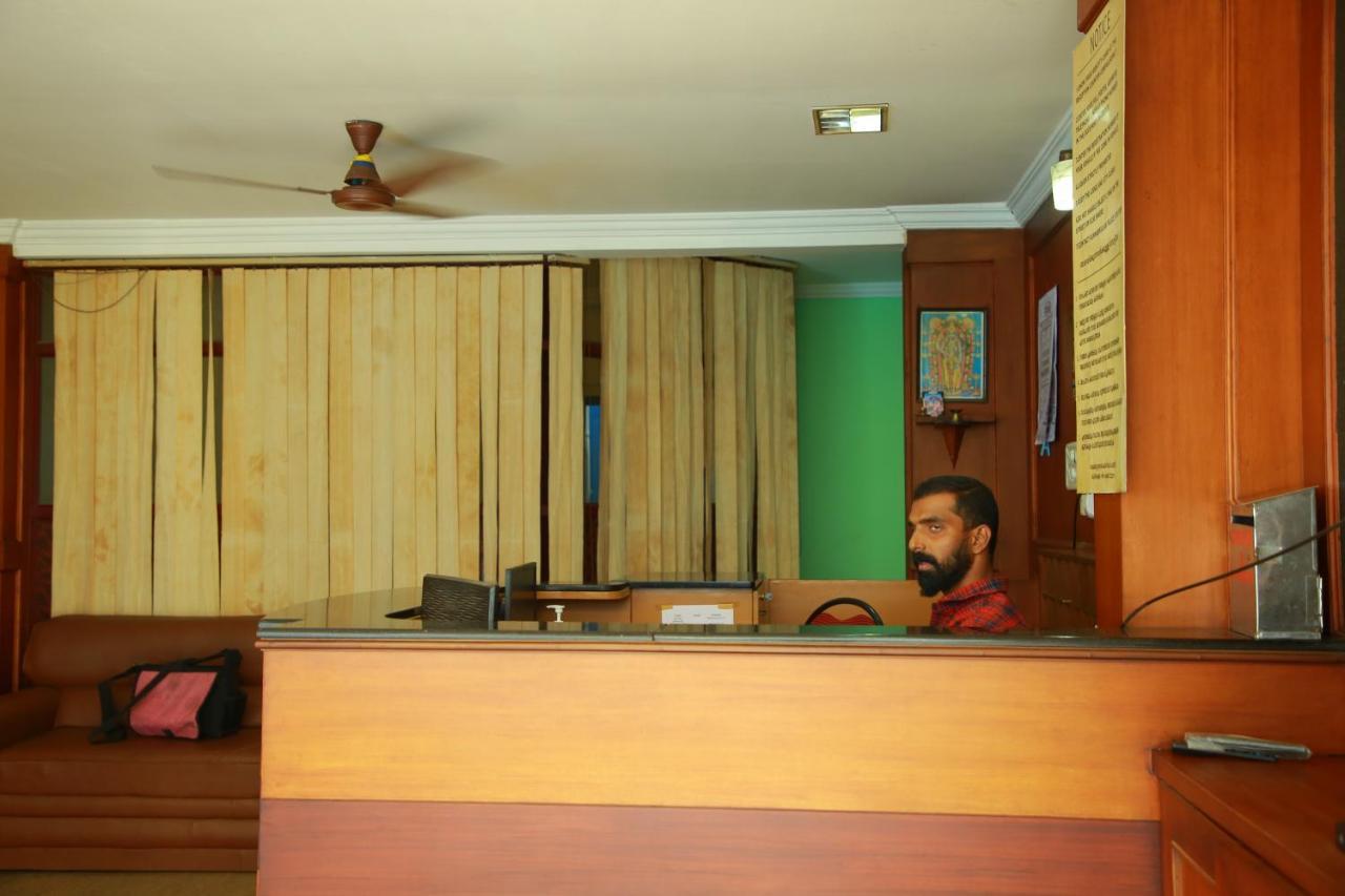 Kalathil Tourist Home Kunnamkulam Buitenkant foto