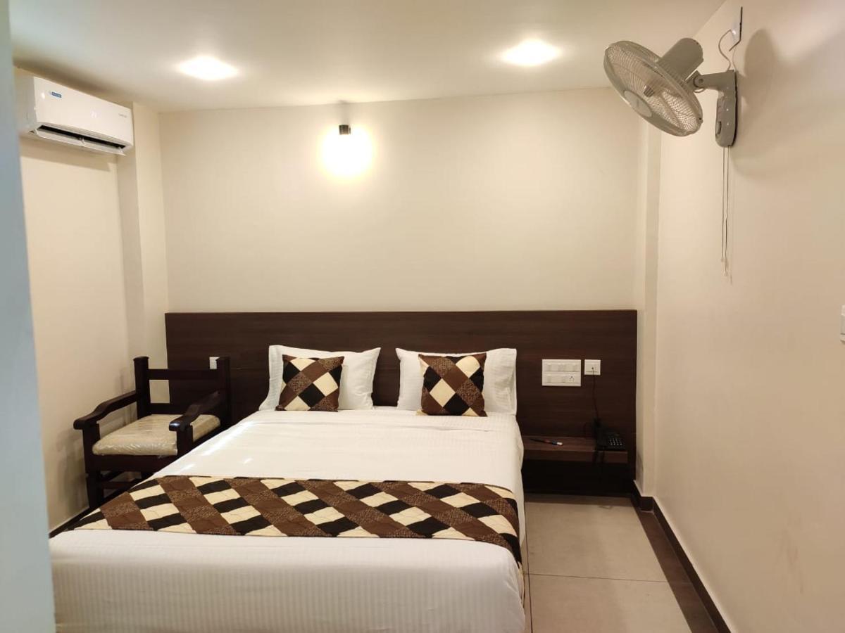 Kalathil Tourist Home Kunnamkulam Buitenkant foto