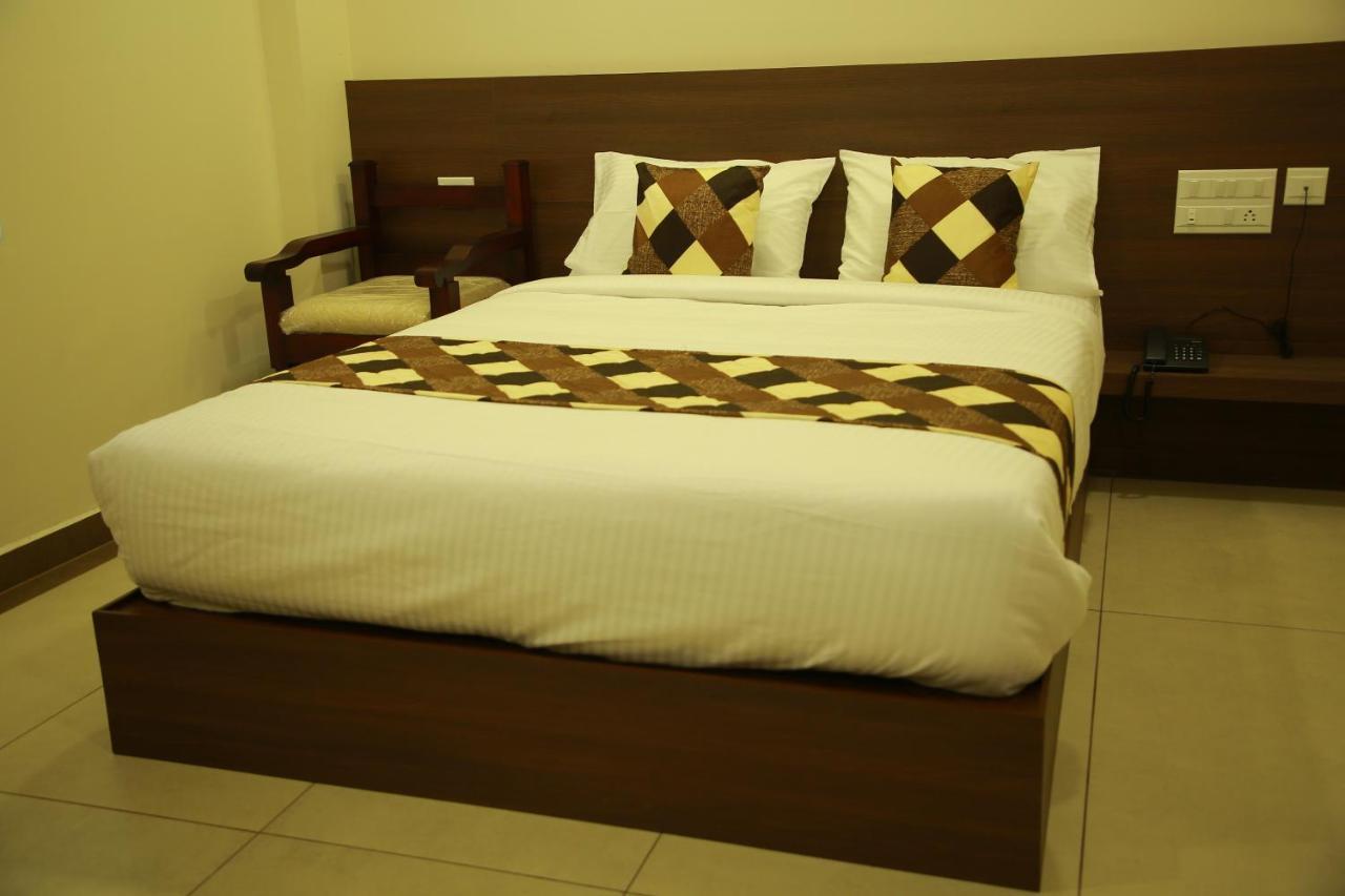 Kalathil Tourist Home Kunnamkulam Buitenkant foto