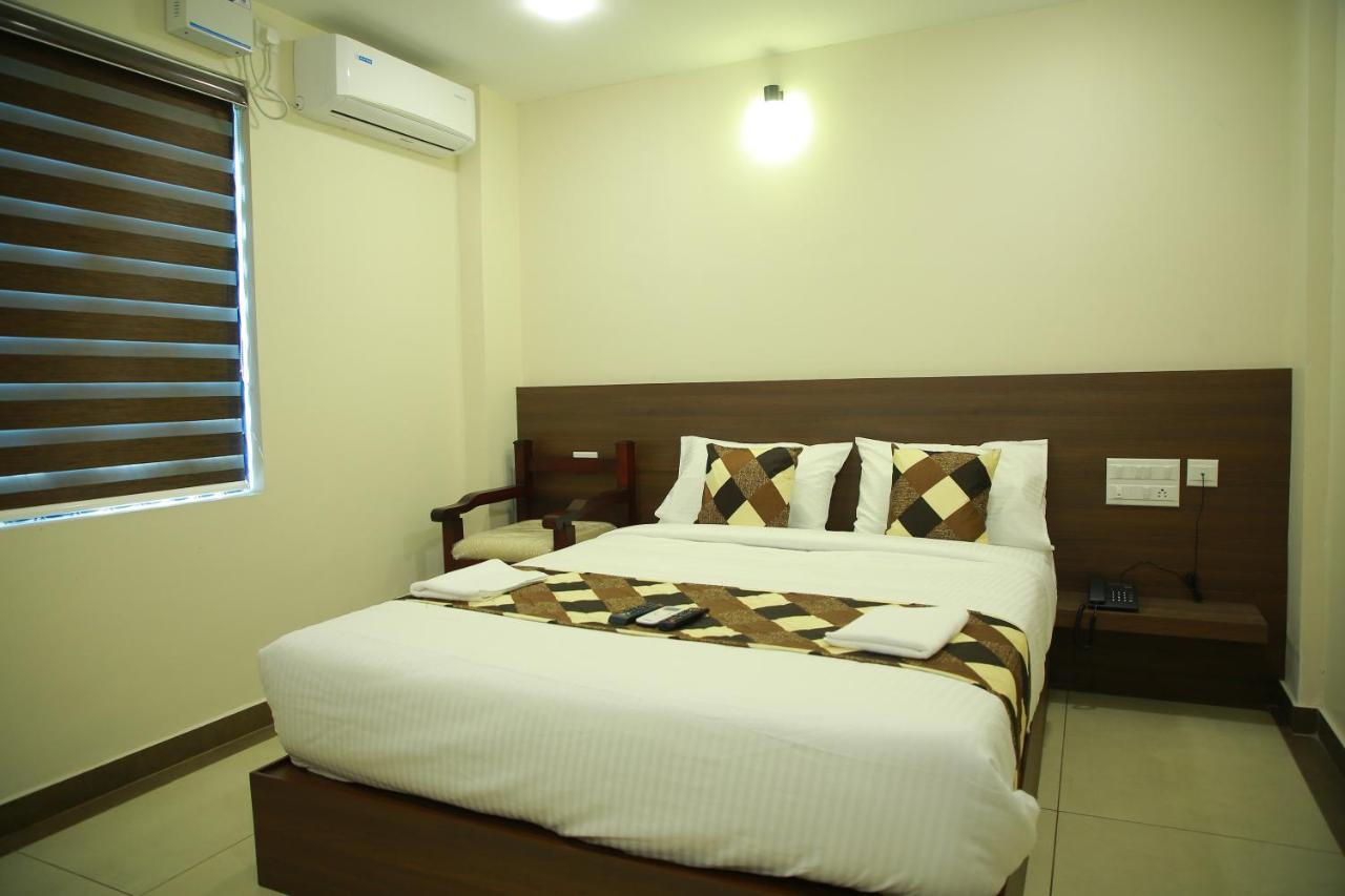 Kalathil Tourist Home Kunnamkulam Buitenkant foto