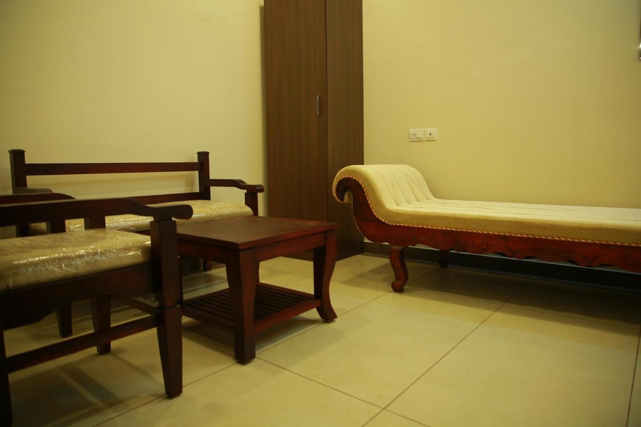 Kalathil Tourist Home Kunnamkulam Buitenkant foto