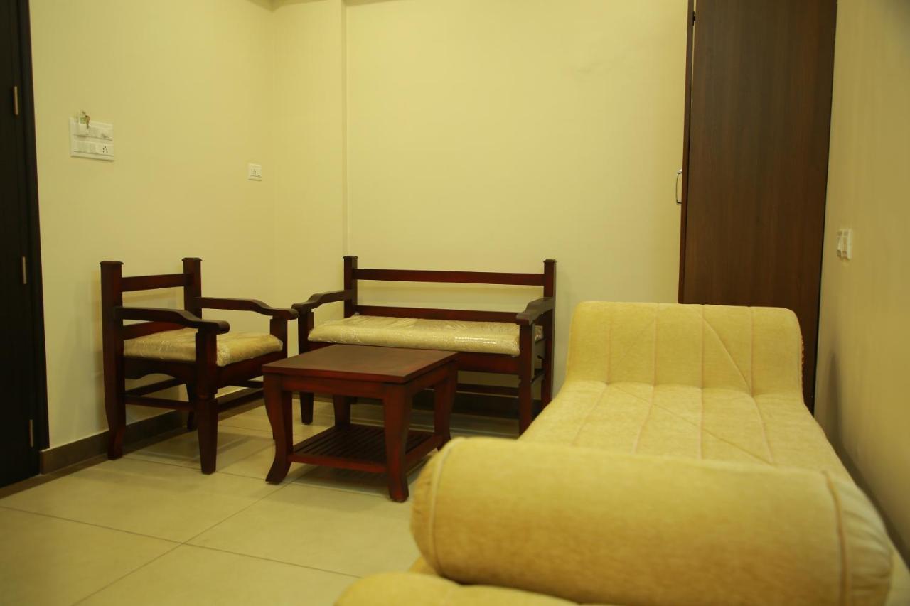 Kalathil Tourist Home Kunnamkulam Buitenkant foto